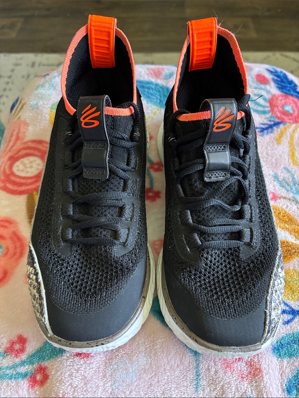 Under Armour Kids Curry Flow 8 Sneakers in “Strike & Flow-Snake”